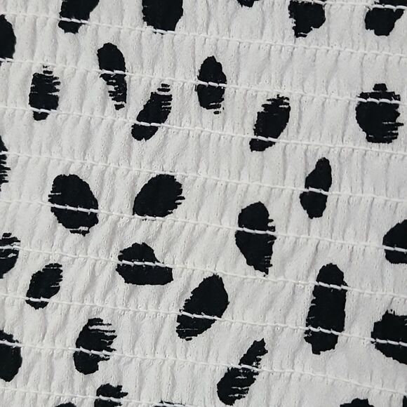 BAR III Women's Black & White Animal Printed Off-The-shoulder Smocked Fitted Top - Picture 7 of 10